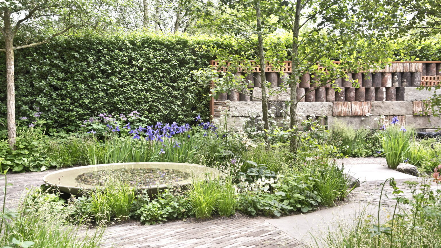 How To Avoid Wobbly Timber Features in the Garden